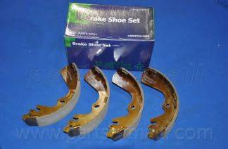 PARTS-MALL PLA026 Комплект гальмівних колодок